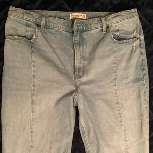 Abercrombie 90’s Straight Ultra High Rise Jeans